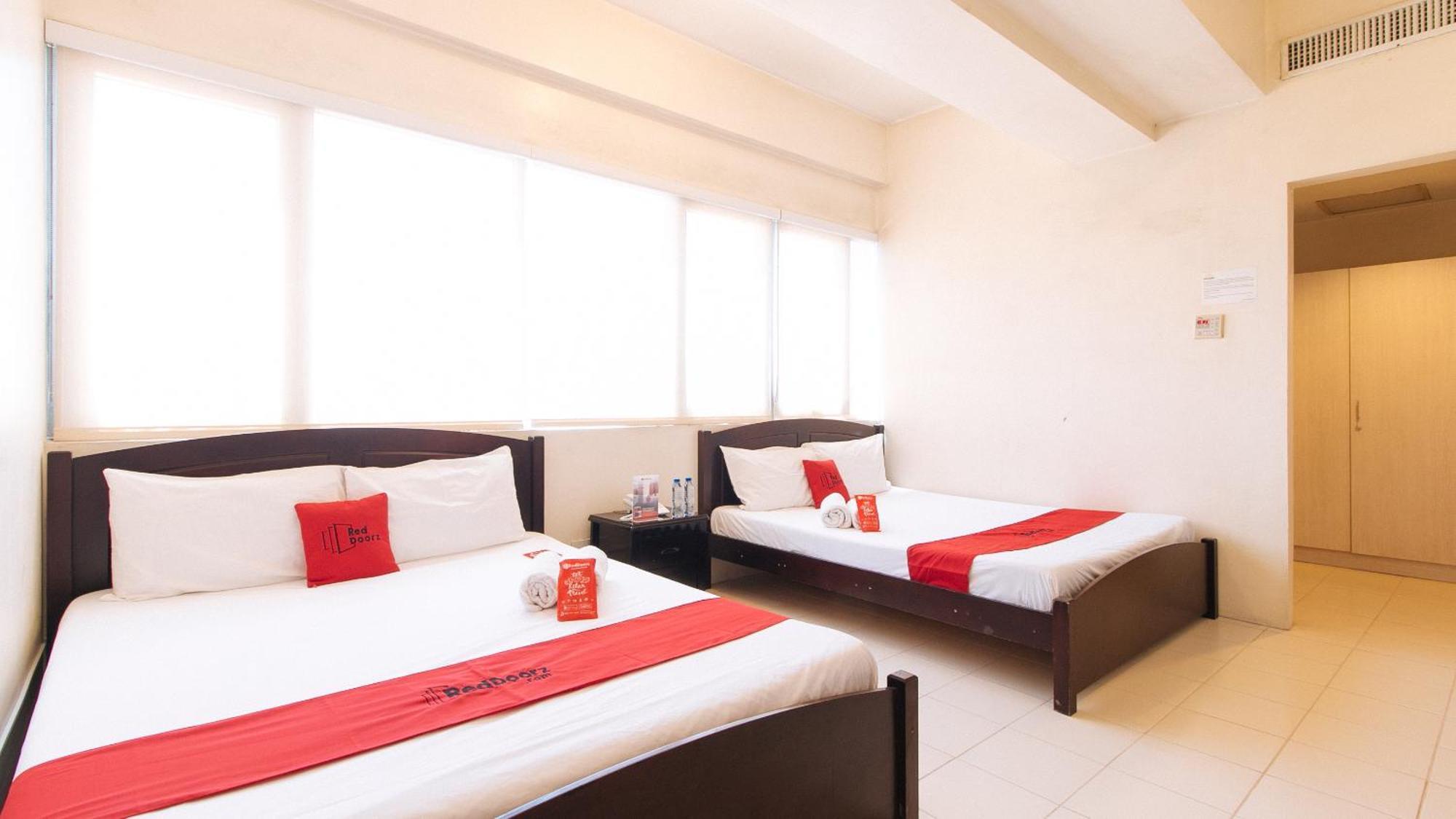Reddoorz Plus @ E Rodriguez Corner Banawe Quezon City Dış mekan fotoğraf