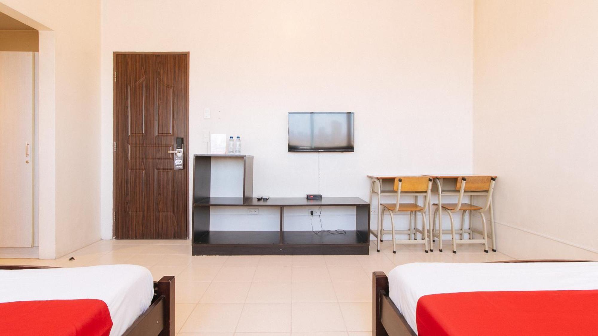 Reddoorz Plus @ E Rodriguez Corner Banawe Quezon City Dış mekan fotoğraf