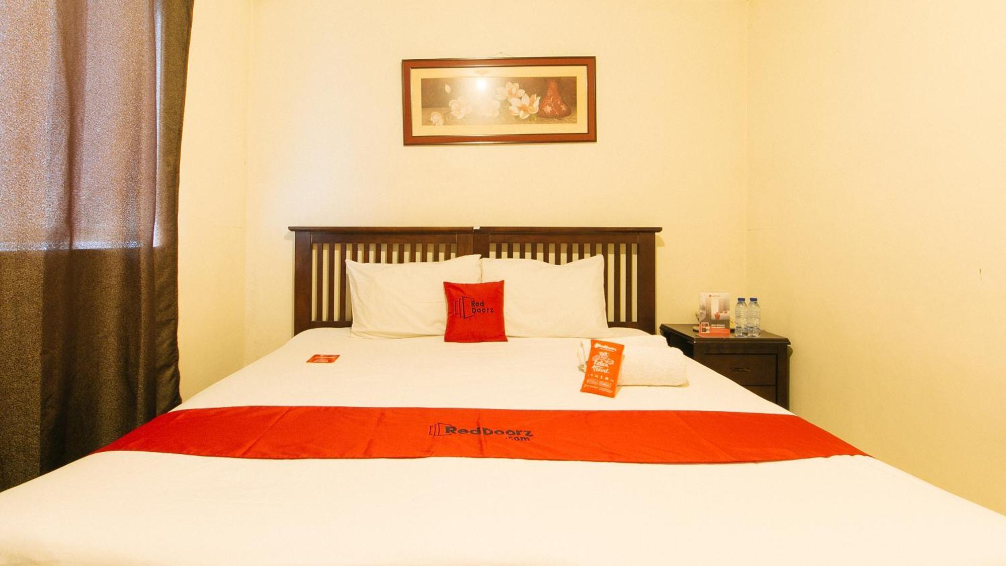 Reddoorz Plus @ E Rodriguez Corner Banawe Quezon City Dış mekan fotoğraf