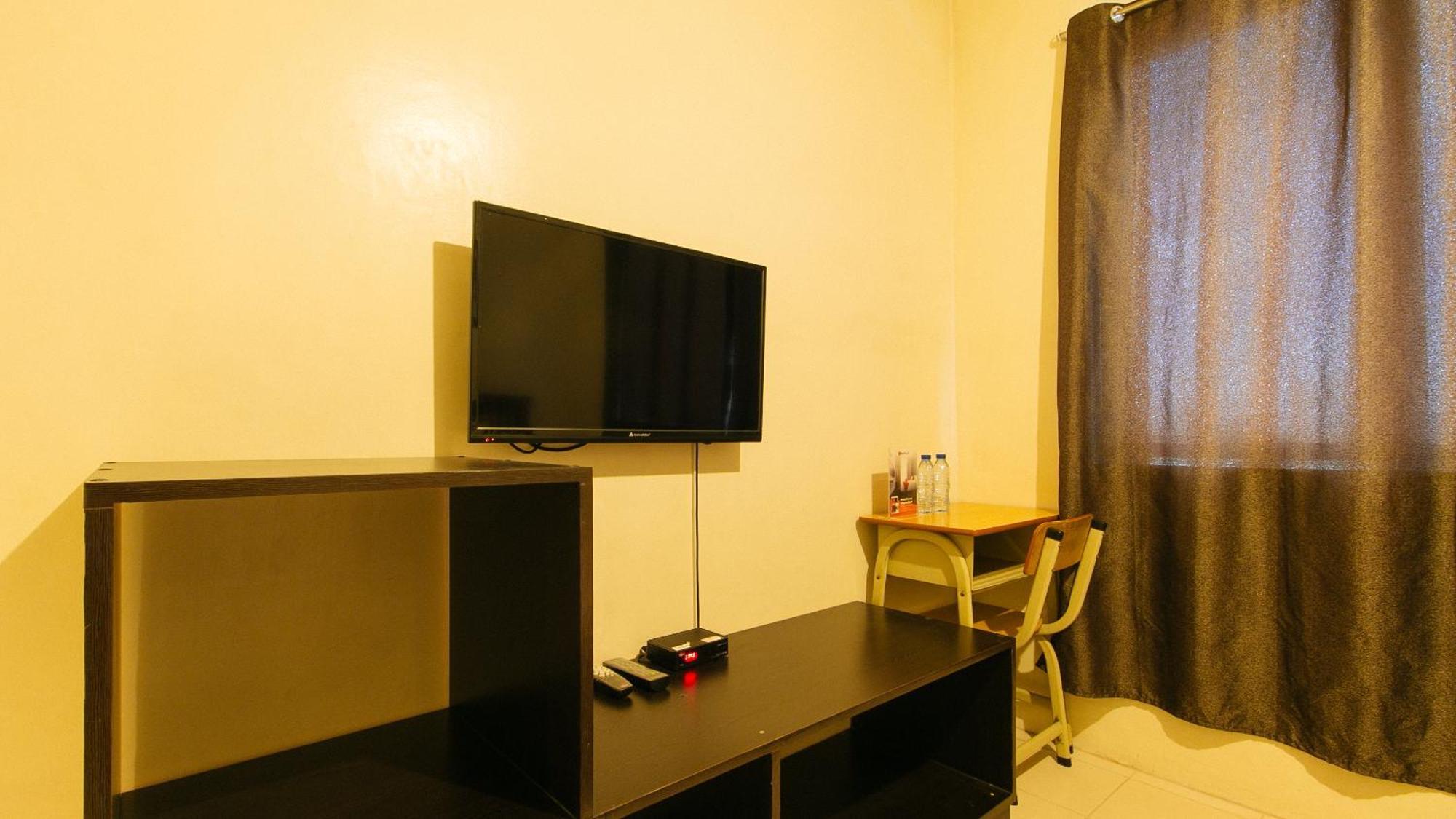 Reddoorz Plus @ E Rodriguez Corner Banawe Quezon City Dış mekan fotoğraf