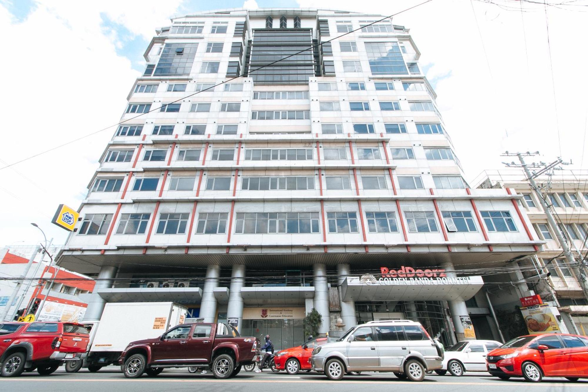 Reddoorz Plus @ E Rodriguez Corner Banawe Quezon City Dış mekan fotoğraf